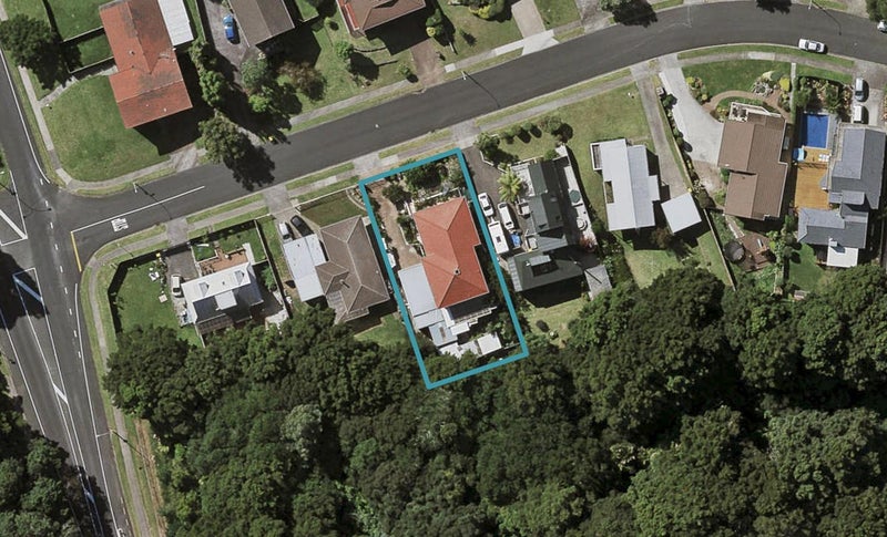 5 Elsted Place, Goodwood Heights, Auckland - Carousel 1