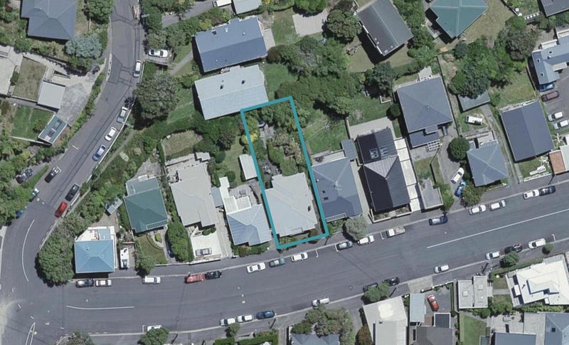 16 Helen Street, Brooklyn, Wellington - Carousel 1