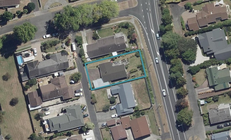 1A Brookview Court, Queenwood, Hamilton - Carousel 1