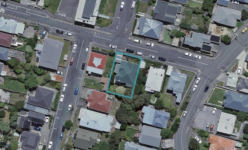 9 Tapiri Street, Hataitai, Wellington - Carousel 1