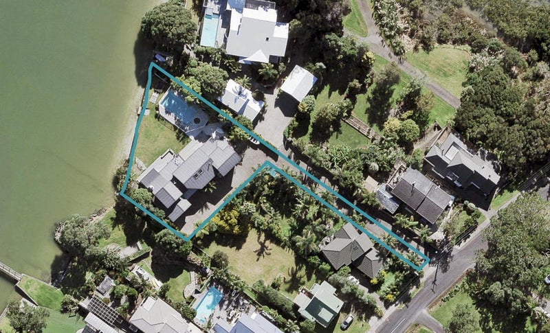 6 Twin Wharf Road, Herald Island, Auckland - Carousel 1