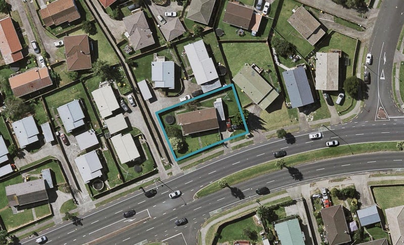72 Te Irirangi Drive, Clover Park, Auckland - Carousel 1
