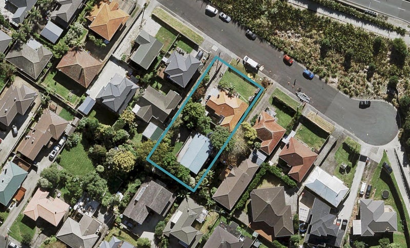 8 Melrose Road East, Hillsborough, Auckland - Carousel 1
