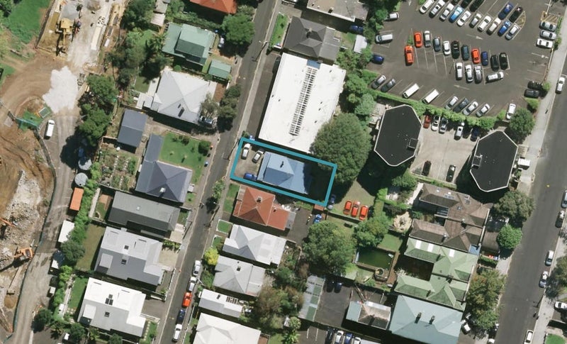 47 Seafield View Road, Grafton, Auckland - Carousel 1