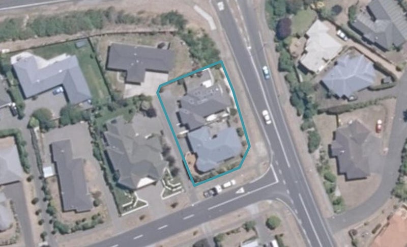 1/94 Harvey Street, Waipahihi, Taupo - Carousel 1
