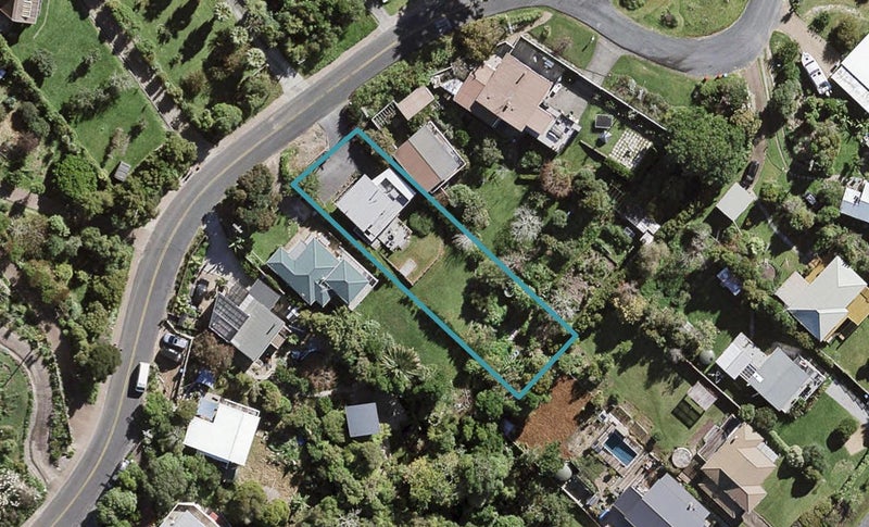 6 Church Bay Road, Oneroa, Waiheke Island - Carousel 1