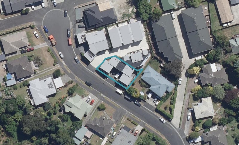 18B Kelvin Place, Hamilton East, Hamilton - Carousel 1