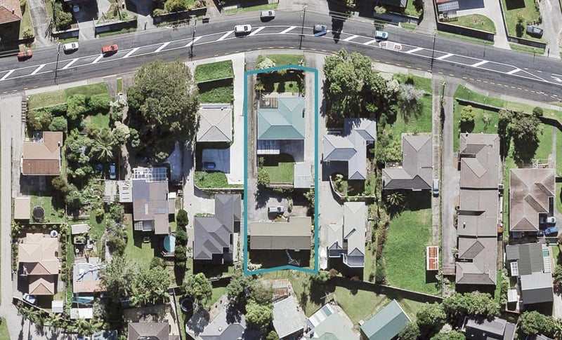 98 Golf Road, New Lynn, Auckland - Carousel 1