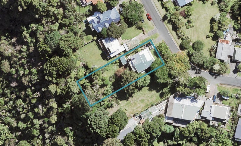 19 Lookout Drive, Laingholm, Auckland - Carousel 1