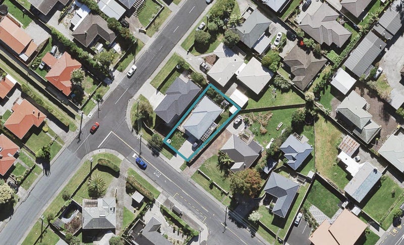 7 Phelps Place, Glendene, Auckland - Carousel 1