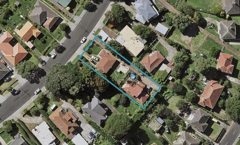32B Court Crescent, Panmure, Auckland - Carousel 1