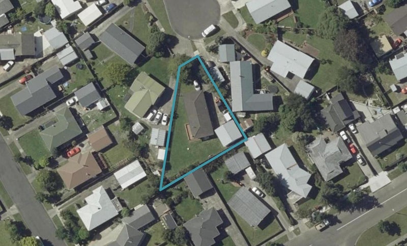 16 Suzanne Grove, Kelvin Grove, Palmerston North - Carousel 1
