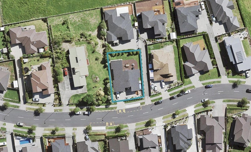 101 Lake Panorama Drive, Henderson Valley, Auckland - Carousel 1