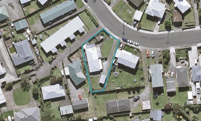 2/28 Simons Street, Moturoa, New Plymouth - Carousel 1