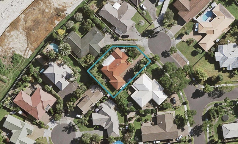 25 Perotti Place, Conifer Grove, Takanini - Carousel 1