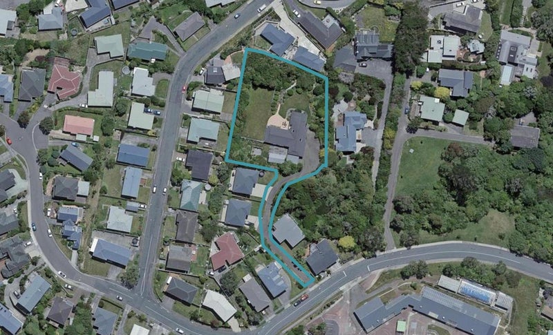 19 Padnell Crescent, Paparangi, Wellington - Carousel 1