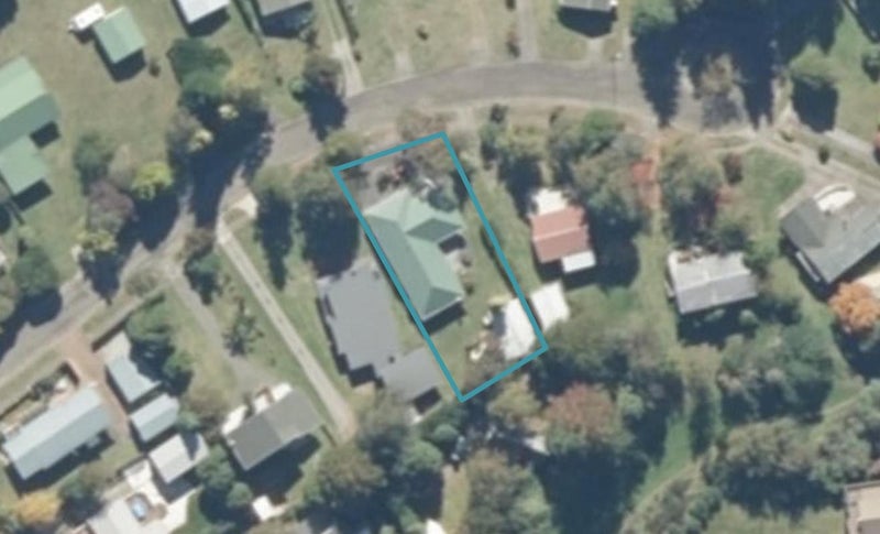 11 Pearce Place, Taupo - Carousel 1
