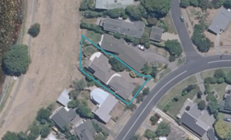 33 Rainbow Drive, Rainbow Point, Taupo - Carousel 1