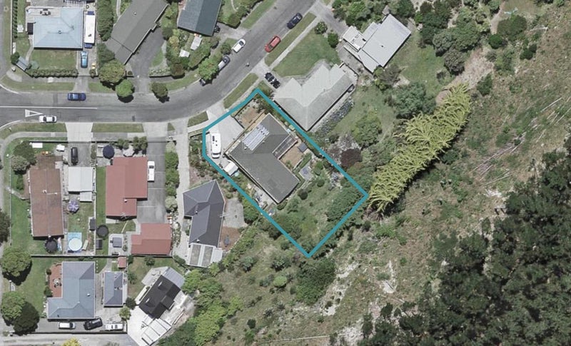 21 Poneke Drive, Waikanae - Carousel 1