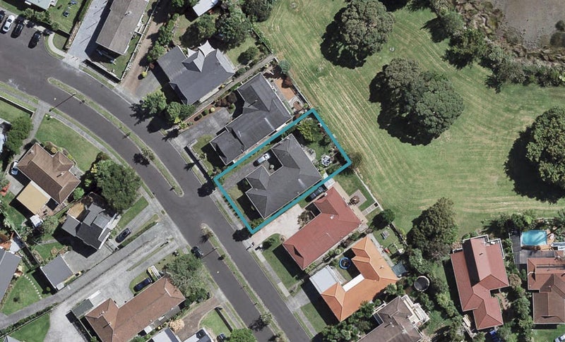 13 Riverside Drive, Waiuku, Waiuku - Carousel 1