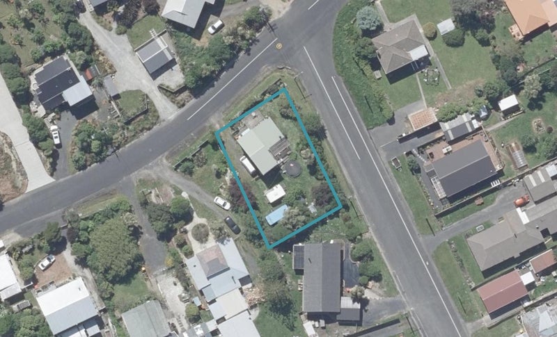 18 Pearse Street, Brighton, Dunedin - Carousel 1