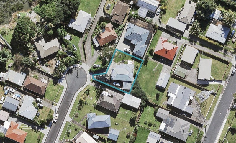 15 Kiernan Place, Kelston, Auckland - Carousel 1