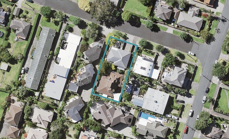 1/4 Crete Avenue, Milford, Auckland - Carousel 1