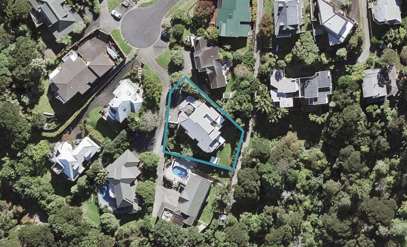 6 Poaka Place, Beach Haven, Auckland - Carousel 1