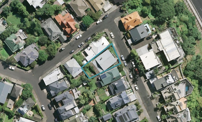 24 Ring Terrace, Saint Marys Bay, Auckland - Carousel 1