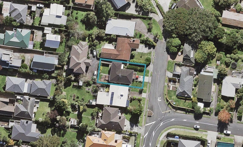 20 Speedy Crescent, Hillcrest, Auckland - Carousel 1