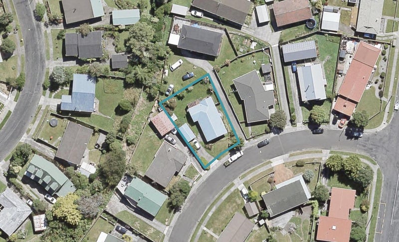 20 Ilam Grove, Kelson, Lower Hutt - Carousel 1
