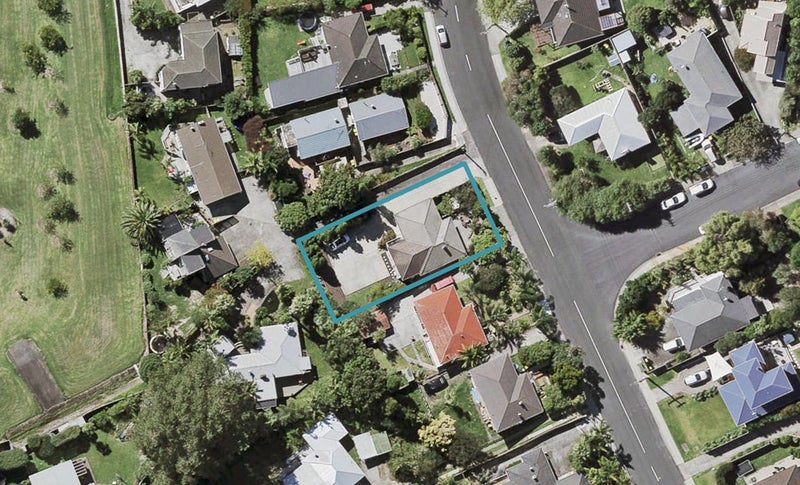 95 Selwyn Crescent, Forrest Hill, Auckland - Carousel 1