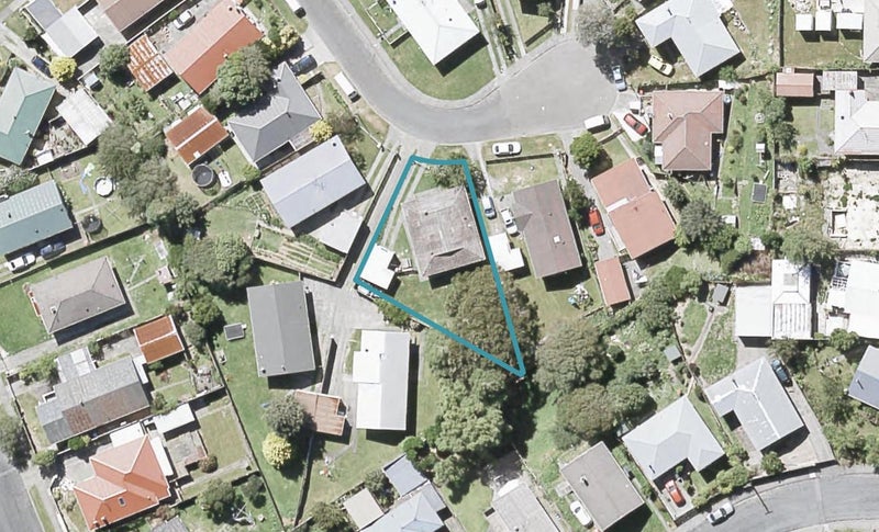 14 Aporoa Grove, Wainuiomata, Lower Hutt - Carousel 1