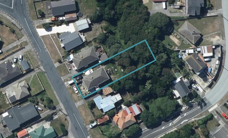 7 Kapiti Crescent, Titahi Bay, Porirua - Carousel 1