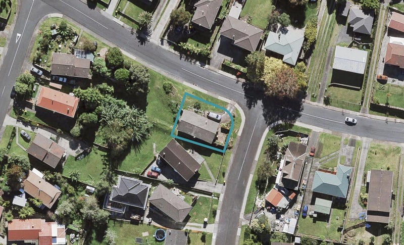 10 Helleur Road, Massey, Auckland - Carousel 1