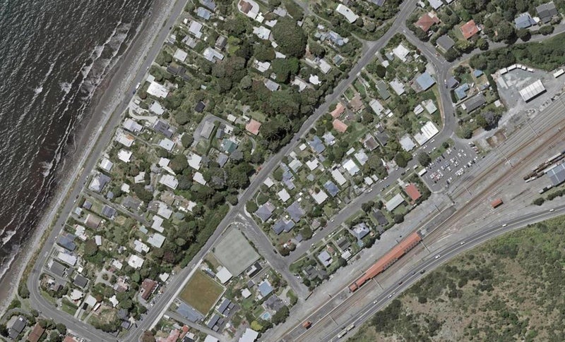 26 Wellington Road, Paekakariki - Carousel 1