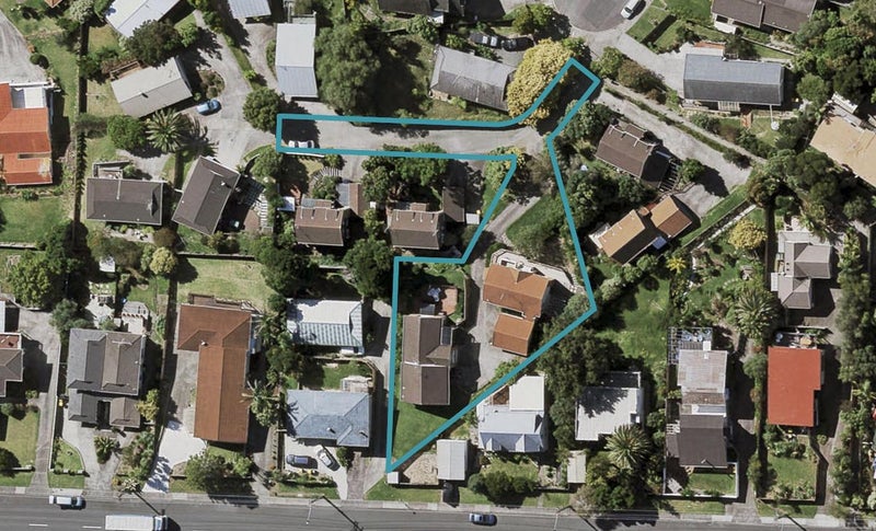 1/12 Helicon Place, Tōtara Vale, Auckland - Carousel 1