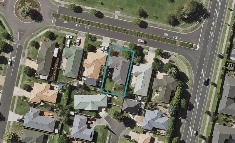6 Medvale Avenue, Flat Bush, Auckland - Carousel 1