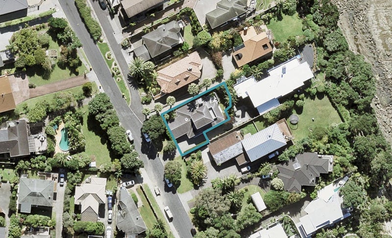 46 Sharon Road, Waiake, Auckland - Carousel 1