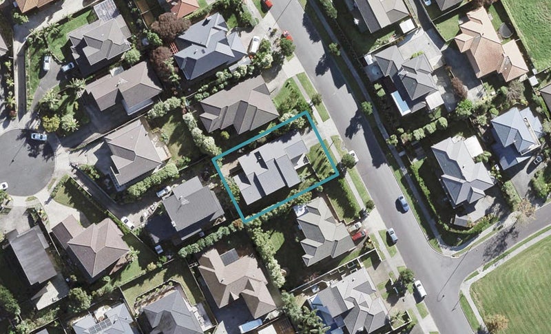 48 Rising Parade, Fairview Heights, Auckland - Carousel 1
