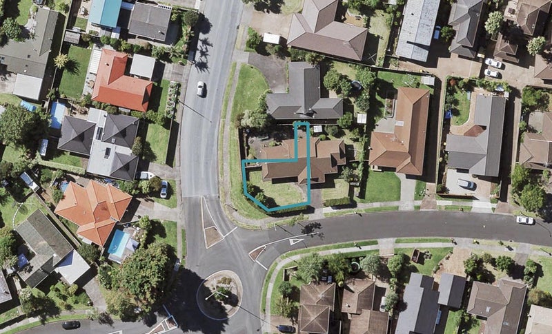 2C Britannia Place, Half Moon Bay, Auckland - Carousel 1