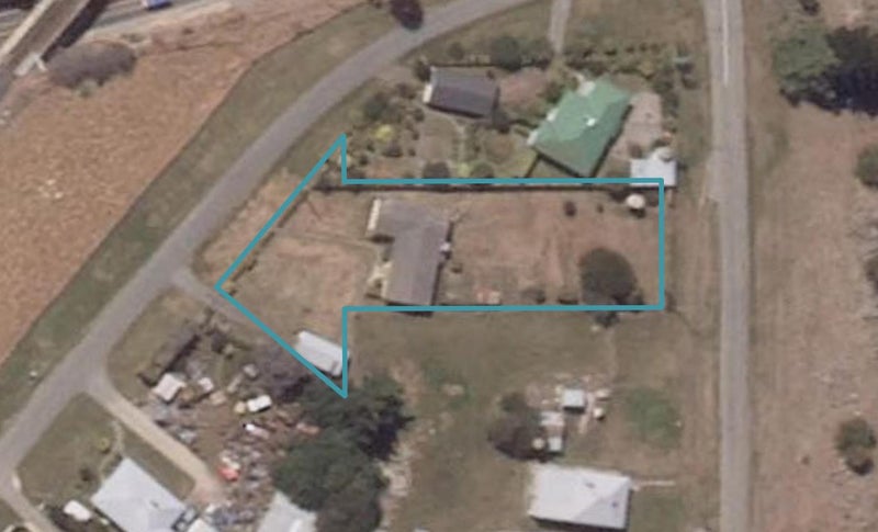 1 Shrimski Street, Deborah - Carousel 1