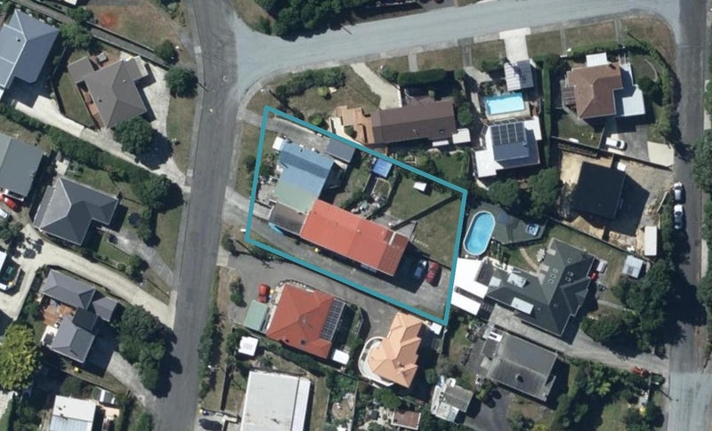 2/22 RICHARD ST, TITAHI BAY, PORIRUA - Carousel 1
