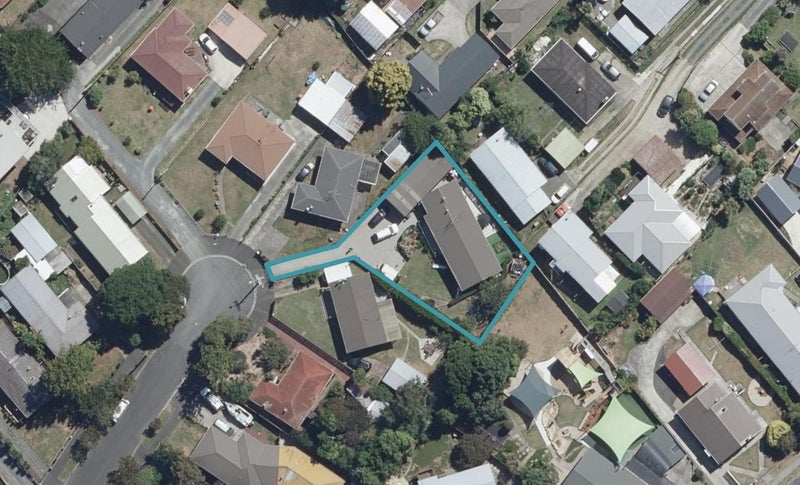 20 Holloway Place, Forest Lake, Hamilton - Carousel 1