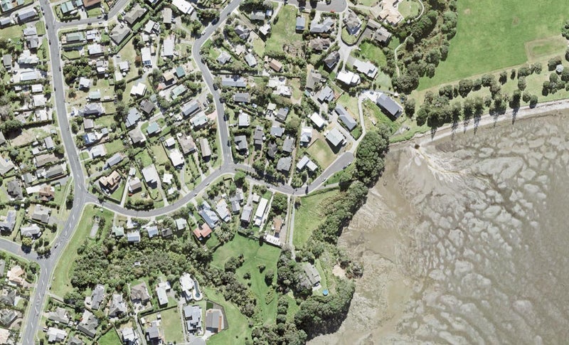76 SHAKESPEAR RD, Army Bay, Whangaparaoa - Carousel 1