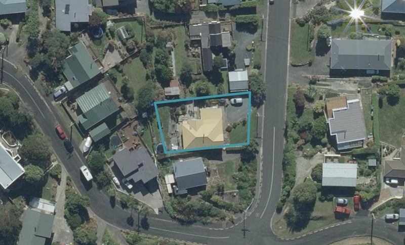 73 Marion Street, Macandrew Bay, Dunedin - Carousel 1