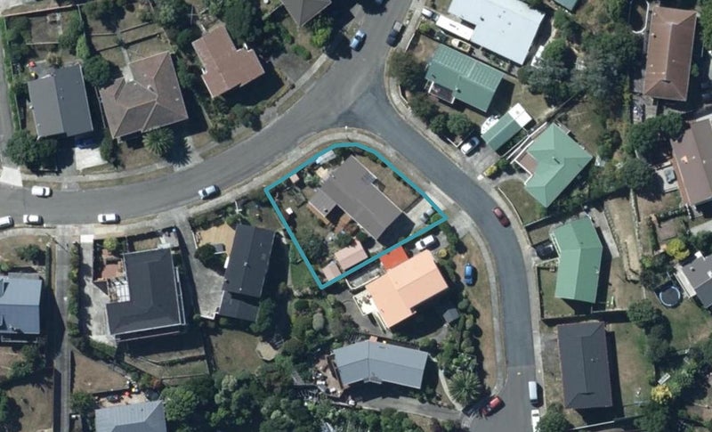 2 Finn Place, Titahi Bay, Porirua - Carousel 1