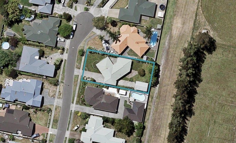 10 Jacaranda Place, Greenmeadows, Napier - Carousel 1