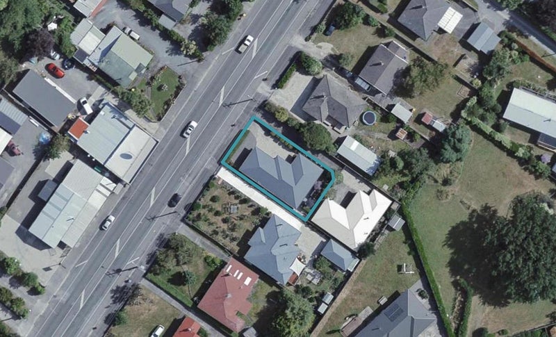 242 High Street North, Carterton - Carousel 1