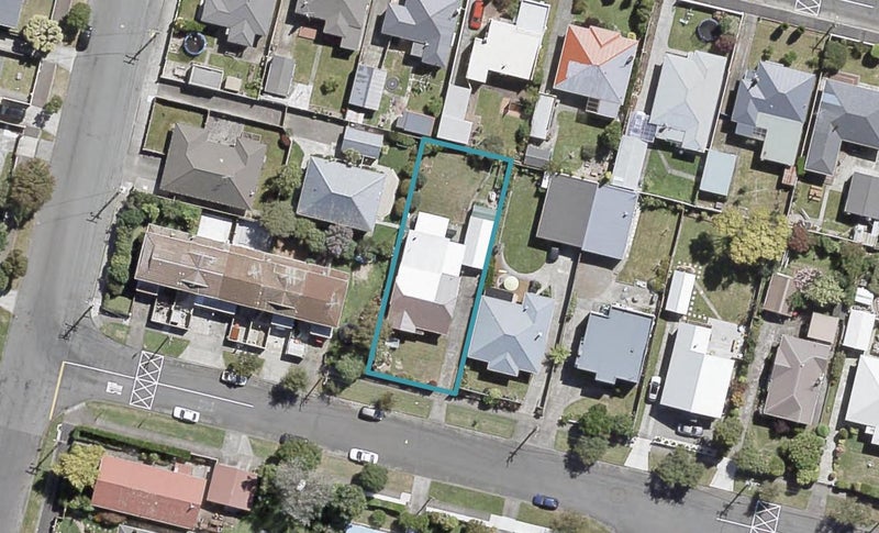 7 Waikare Avenue, Waiwhetu, Lower Hutt - Carousel 1